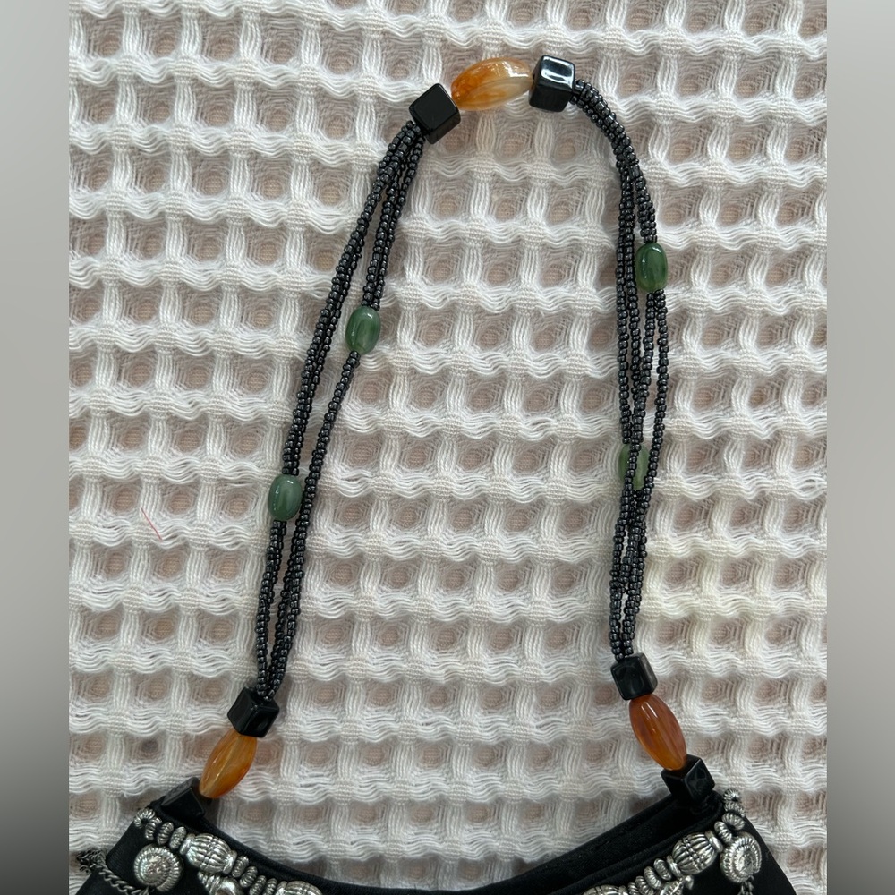 Elegant Black Heart-shaped Mini Bag with Silver and Bead Accents, Handle, Tassel - Picture 7 of 8